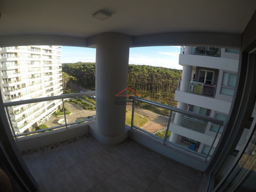 Apartamento En Brava, 1 Dormitorio- Ref: 2943