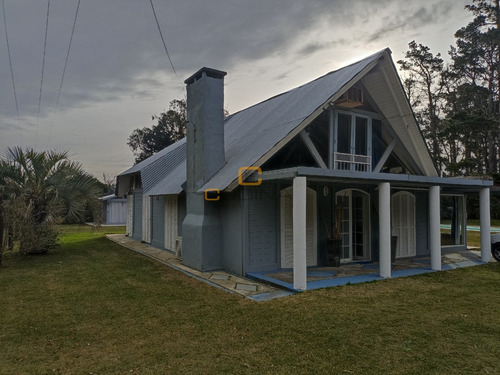 Casa En Fantastico Entorno Natural Con Piscina Y Amplio Jardin De 1600mts