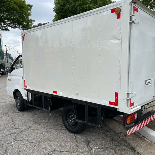 Imagem 4 de 12 de Hyundai Hr 2017 2.5 Hd Cab. Curta S/ Carroceria Tci 2p