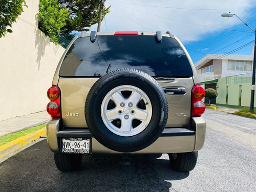 Imagen 4 de 15 de Jeep Liberty 2003 Limited 4x2 At