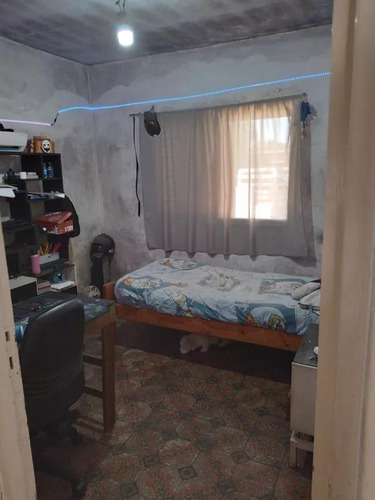 Casa En Venta - 2 Dormitorios 1 Baño - Cochera - 350mts2 - Almirante Brown