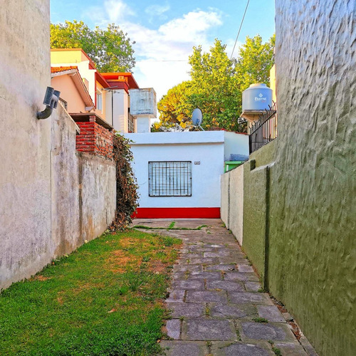 Imagen 3 de 18 de Casa Con Espacio Aéreo Lugar Para Auto. Sin Expensas.