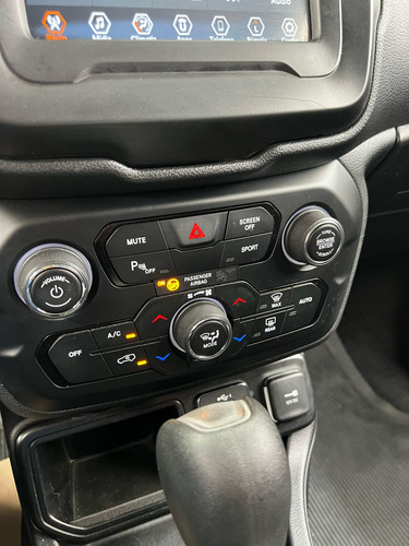 Jeep Renegade Renegade Sport 1.8 4x2 Flex 16V Aut.