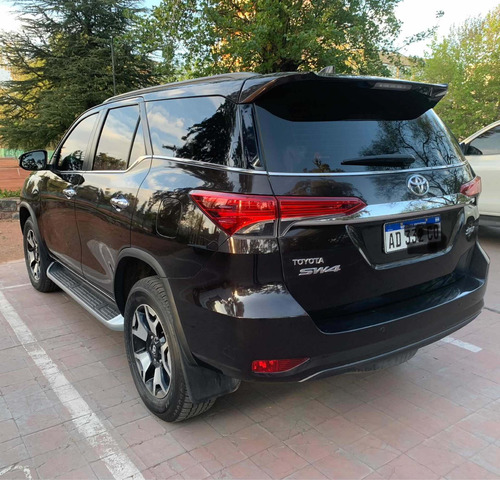 Imagen 2 de 7 de Toyota Sw4 2018 2.8 Srx 177cv 4x4 7as At
