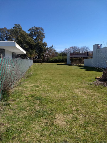 Imagen 1 de 5 de Venta De Lote En City Bell, La Plata.