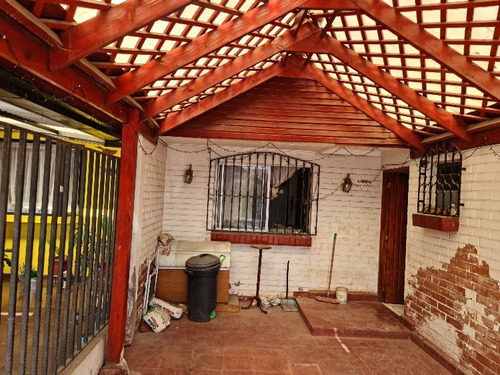 Casa En Venta De 3 Dorm. En Maipú