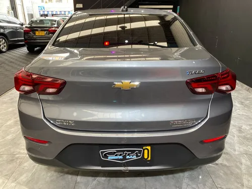 Chevrolet Onix 1.0T Premier Sedan At