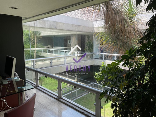 Lomas De Chapultepec, Extraordinaria Casa Con Uso De Suelo E