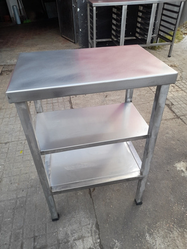 Mesa En Acero Inox De 60x40 Con 2 Estantes.