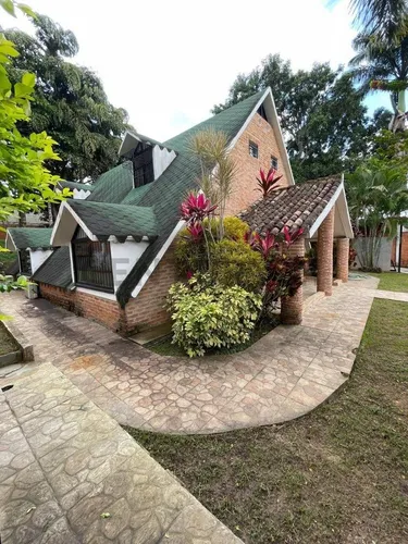 Venta De Casa Tipo Chalet