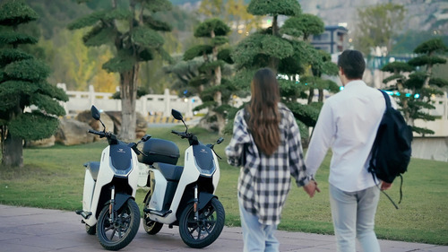 Moto Electrica Scooter F01 Vmoto Super Soco Motor 3,5 Kw