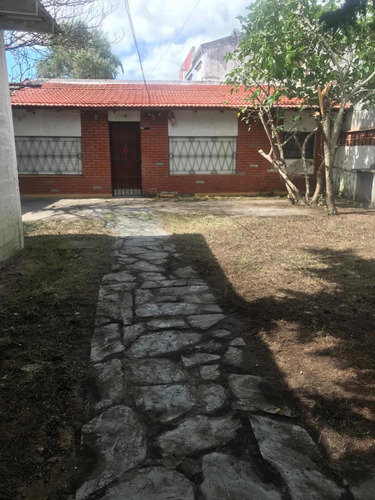 Casa Para Reciclar De 3 Ambientes Cochera Parque