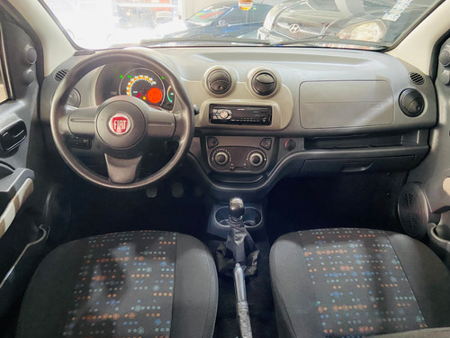 Fiat Uno Uno Vivace 1.0 8V (Flex) 4p