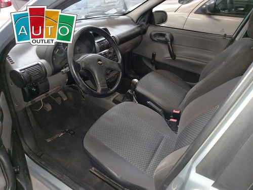 Chevrolet Corsa Super 2011 Gris Plata 4 Puertas