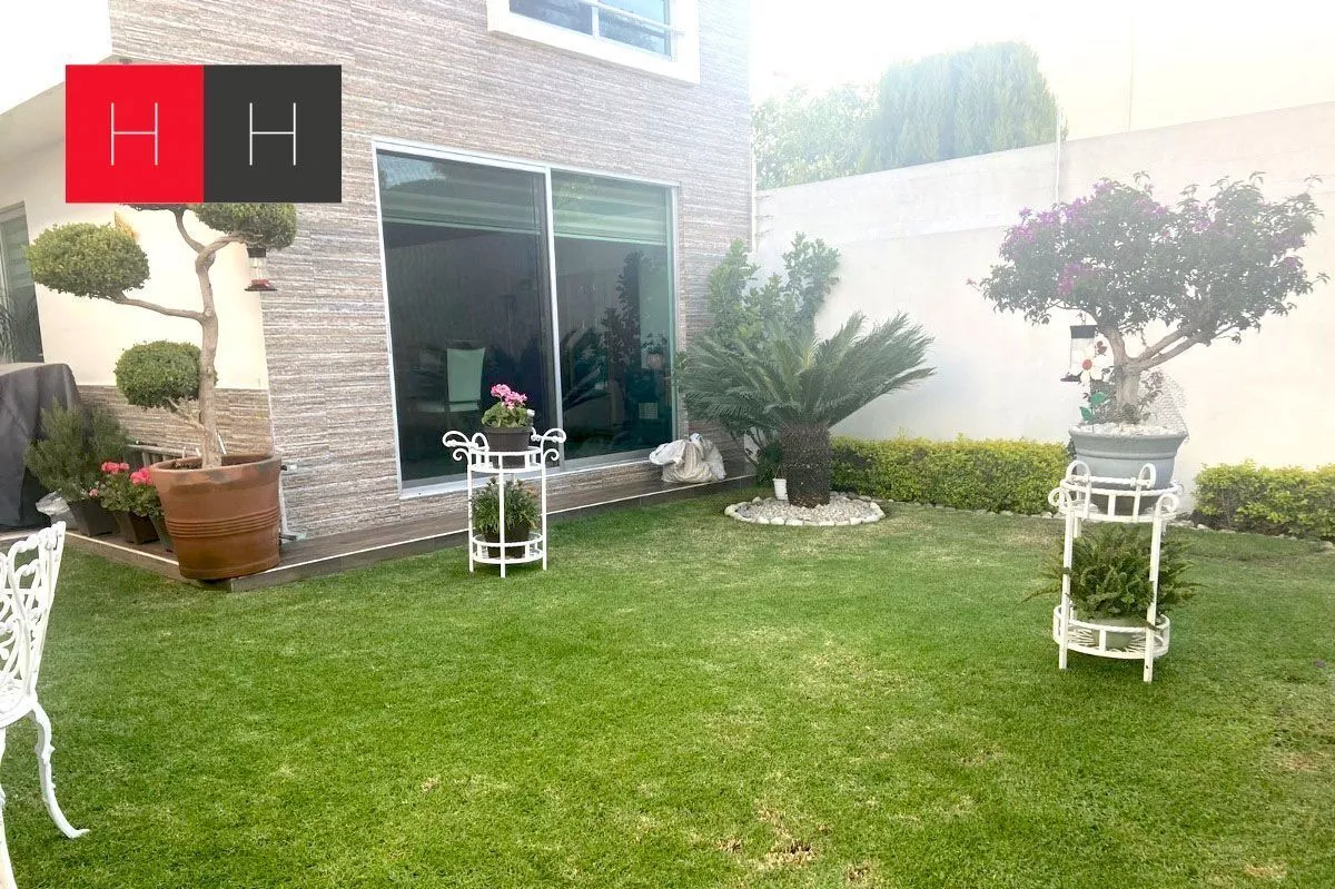 Casa En Venta En Cholula, Zona Zerezotla