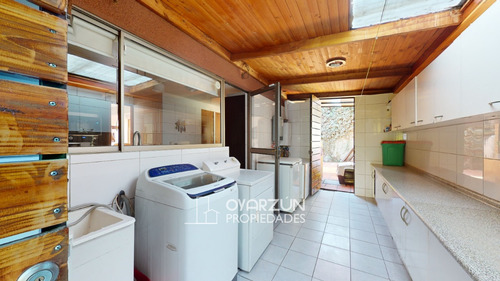 Casa Familiar De 5 Dormitorios Con Amplio Terreno De 746 M2