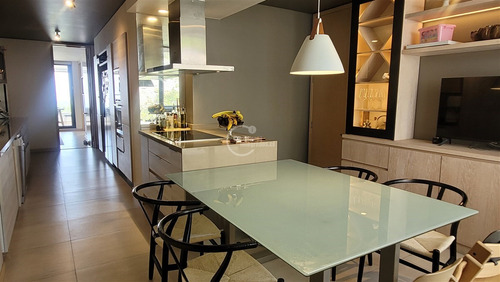 Departamento En Venta De 5 Dorm. En Las Condes