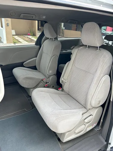 Toyota Sienna 3.5 Le At
