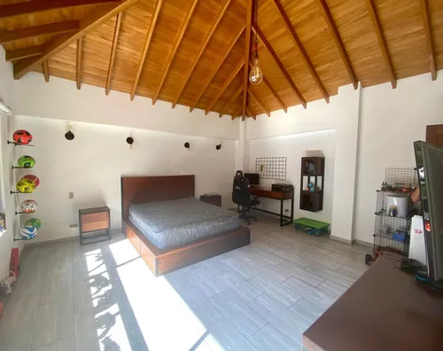 Casa En Venta En El Poblado, Loma De Los Balsos. Cod V10402