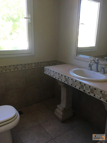 Hermosa Casa En Lote 1200 M Con Pileta En Barrio Cerrado Sep