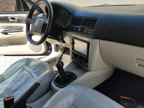 Imagem 14 de 15 de Volkswagen Golf 2003 2.0 Comfortline 5p Manual