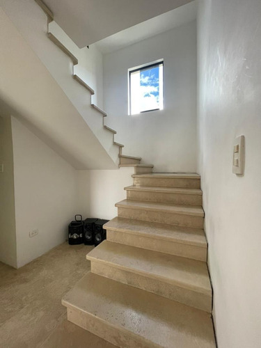 Imagen 10 de 18 de Leal Pérez Vende Townhouse San Diego Obra Blanca Terranostra