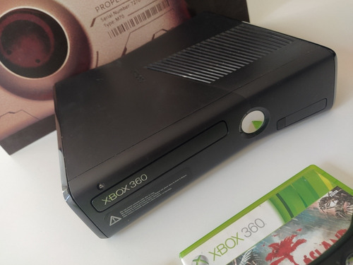 Xbox 360 Slim Sin Disco Duro + Joystick + 2 Juegos + Fuente