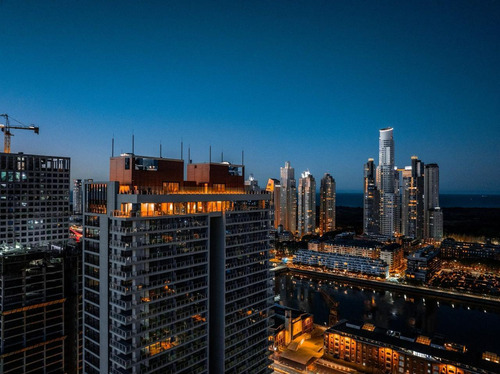 3 Ambientes En Venta A Estrenar, Piso Alto, Con Incrible Vista En Quartier Del Bajo.