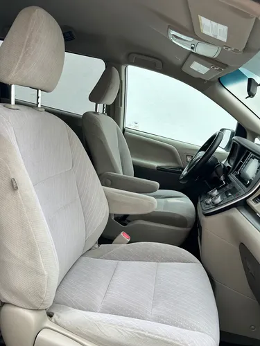 Toyota Sienna 3.5 Le At