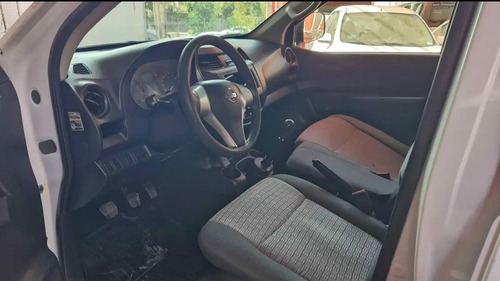 Nissan NP300 2.5 Doble Cabina S Aa Pack Seg Mt