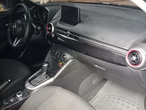 Mazda 2 Modelo 2023, 19.000 Kilometraje