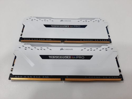 Corsair Vengeance® Rgb  Ddr4 2666 Mhz 32gb 2x16gb Blanco