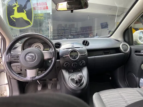 Mazda 2 Modelo 2010 Mecánico, En Excelente Estado