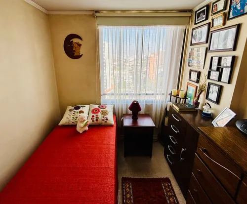 Se Vende Hermoso 2 Dormitorios + Estacionamiento. Av. PerĂș