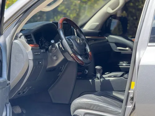 Lexus LX 5.7 570