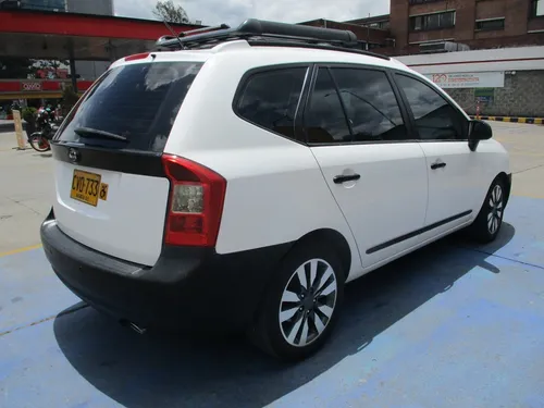Kia Carens EX 2000CC AT AA
