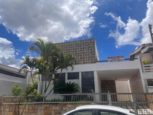 Alugo Sobrado Com Otima Localizacao Comercial Em Sorocaba/sp