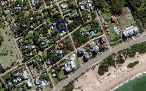 Imagen 2 de 4 de Terreno A 2 Cuadras Del Mar, Apto Para Edificio Bajo - Punta Del Este Rincón Del Indio