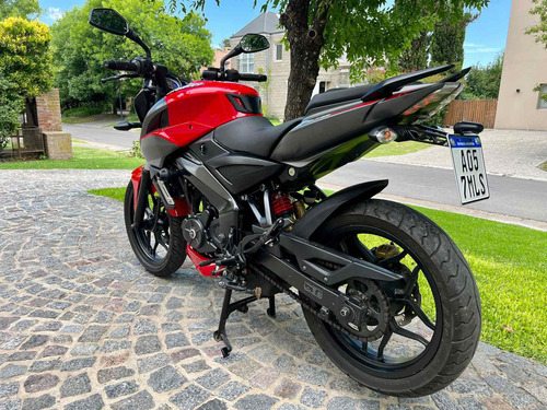 Imagen 3 de 18 de Bajaj Rouser Ns 200 Roja Y Negra 2016 Rodada En 2020, 5.000k