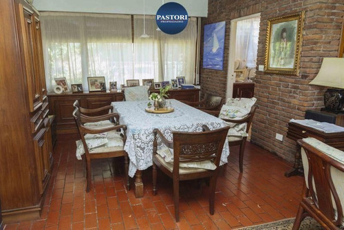 Olivos Golf. Chalet De 5 Amb En 1 Planta Con Un Gran Jardin!