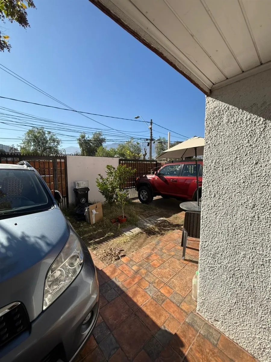 Imagen 3 de 21 de Casa Muy Amplia En Venta De 6 Dorm. En Macul