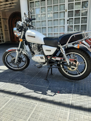Imagen 1 de 9 de Suzuki Gn 125 F