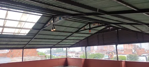 Casa Itagui Grande Terraza Con Techo Excelente Sector
