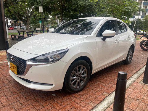 Mazda 2 Sedan Touring