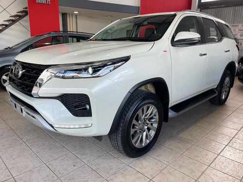 Imagen 1 de 10 de Toyota Sw4 2021 2.8 Srx 177cv 4x4 7as At