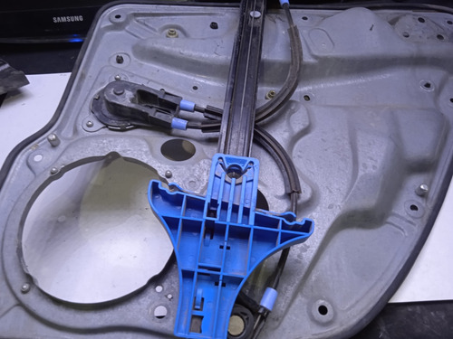 Elevador Manual Trasero Izq. Vw Jetta 2000-2006 1j5839 755d (Usado)