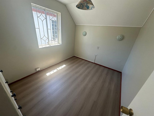 Casa En Venta De 4 Dorm. 3 Baños En Concepción