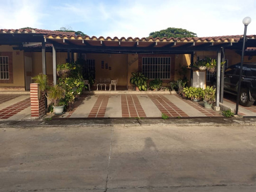 Marbella Mendoza Vende Casa  En San Diego / Valle De Oro, Conjunto Residencial El Molino.