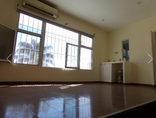 Imagen 7 de 11 de Casa De Categoria Con Piscina Climatizada Zona Centro