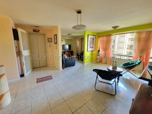 Jecsse Salazar Mls #j24-8068 Amplio Apartamento Con Excelente Vista En Terrazas Del Avila 